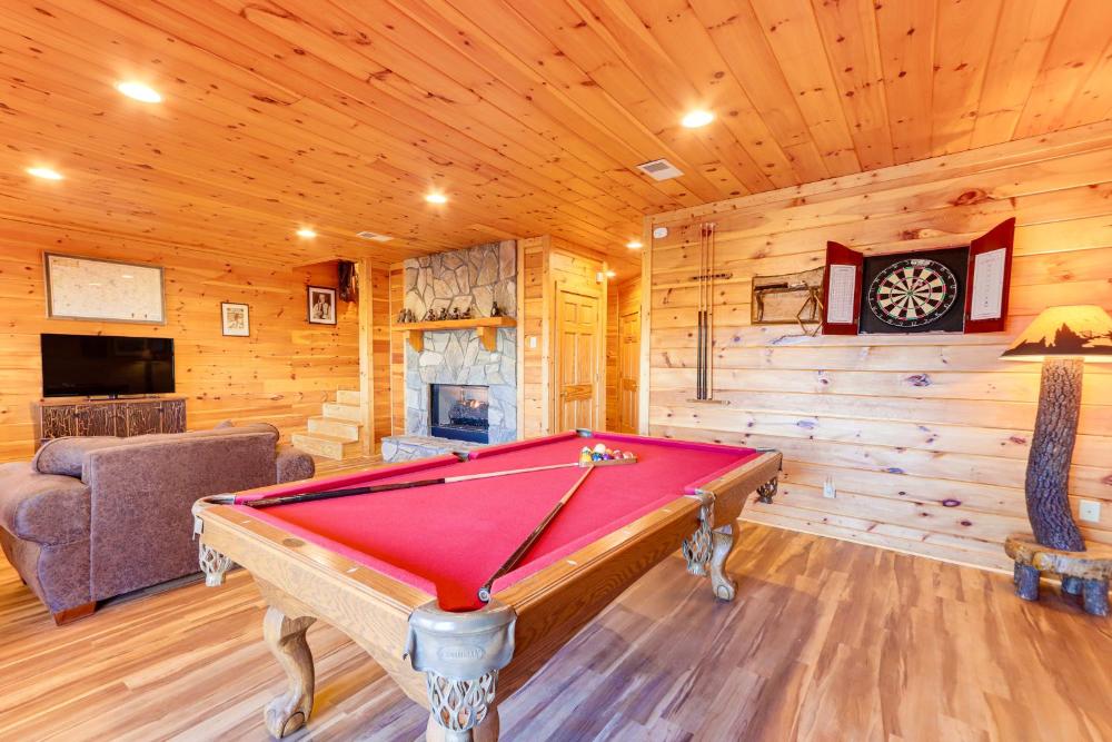 Gorgeous Blue Ridge Mountain Retreat Deck and View!